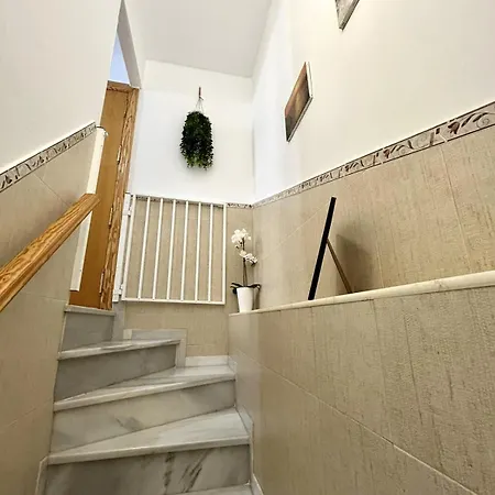 Calu Homes Hermoso Duplex Apartment *